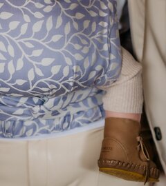 NEU! Babytrage Cross & Go - Floral Lila